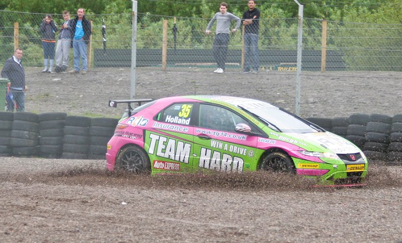 BTCC_races_Knockhill_August_26th_2012 (17).jpg